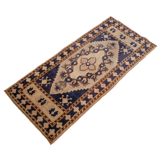 1970s Hand Knotted Door Mat, Entryway Rug, Bath Mat, Kitchen Decor, Small Rug, Turkish Rug - 1′10″ × 3′11″ For Sale - Image 5 of 9