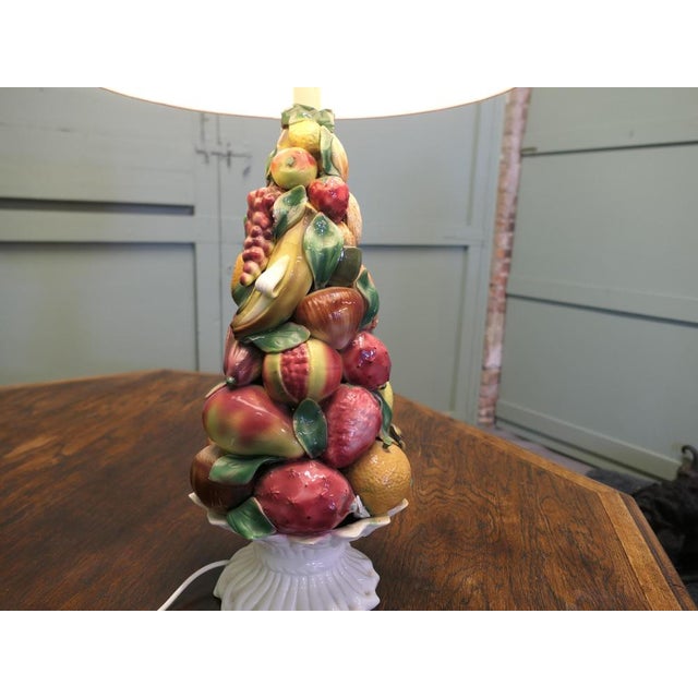 Large Majolica Table Lamp Vintage-Style Italian Majolica Hollywood Regency Des, 1970 For Sale - Image 6 of 7
