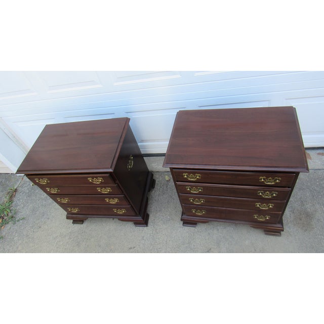 Traditional 1980s Pair Ethan Allem Cherry NightstandsTables Bachelors Chests Four Drawers For Sale - Image 3 of 7