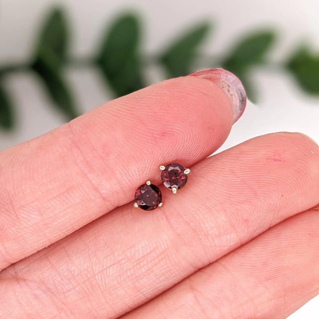 These everyday earrings are simply perfect for all ages and any occasion. Made with natural, earth-mined gems set in a...