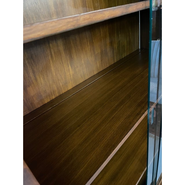 Vintage 1950s Drexel Precedent MCM Display Cabinet For Sale - Image 13 of 16