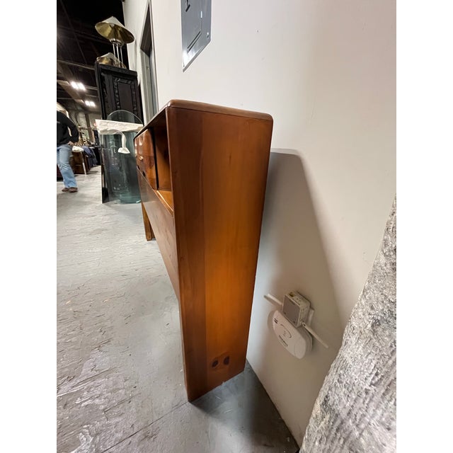 Mid Century Franklin Shockey Sculptured Pine Wood Storage Bed Headboard For Sale In New York - Image 6 of 11