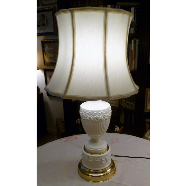 1930s Vintage Wedgwood Queensware Urn Table Lamp Chairish