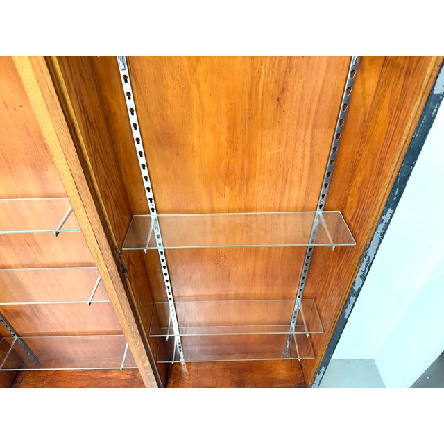 Wood Wall-Mounted Oak and Glass Display Case from Siegel Paris, 1950 For Sale - Image 7 of 18