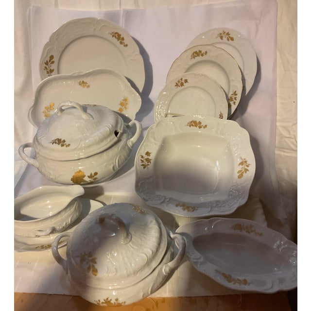 Ceramic 1New 980s Porcelain With Gold Roses by Rosenthal - Set of 78 Pieces 1 For Sale - Image 7 of 18