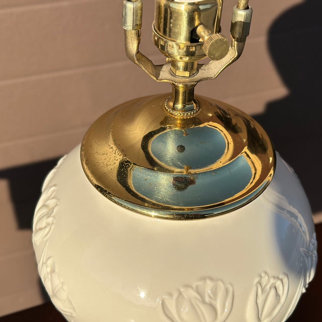 Vintage Lenox Brass & Ivory Porcelain Table Lamp With Finial For Sale - Image 11 of 12