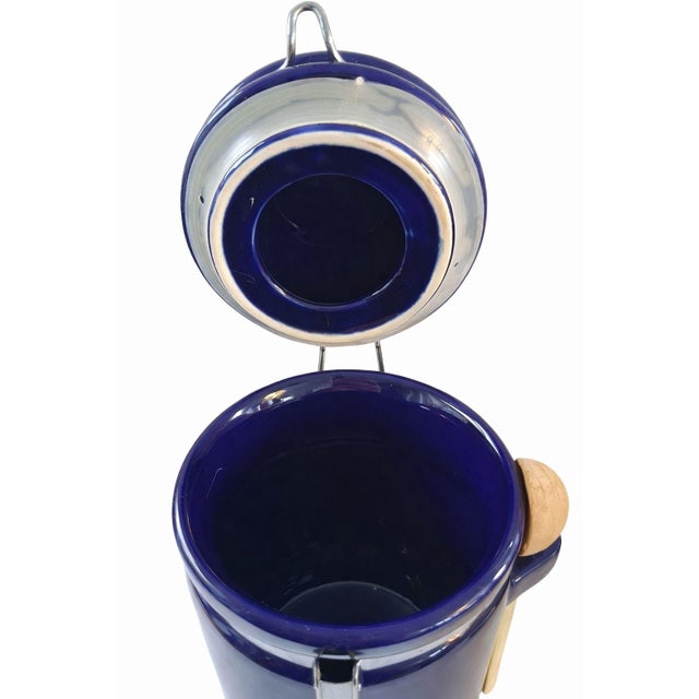 VTG Gibson Rounded Cobalt Blue Canister Set W/ Original Wooden Scoops! EUC/Mint For Sale - Image 10 of 10