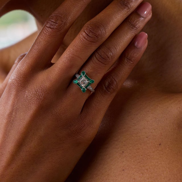 2010s Art Deco Style Diamond Emerald Platinum Ring, Size 6.75 For Sale - Image 5 of 6