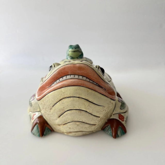 Mid-Century Modern 1970s Mid Century Chinese Ceramic Frog Lidded Box For Sale - Image 3 of 10
