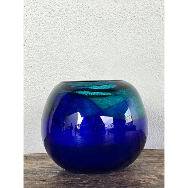 Late 20th Century Vintage Blue and Green Glass Sphere Vase For Sale - Image 5 of 12