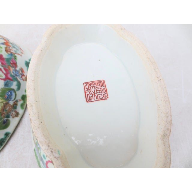 Pair of Antique Chinese Rose Medallion Bowls- A Pair of 2 For Sale - Image 12 of 17