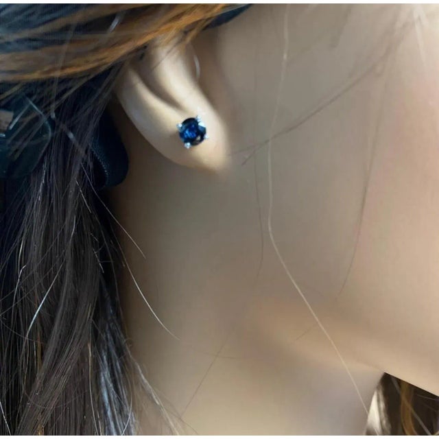 2020s Matched Pair Round Sapphire 1.65 Carat 14 Karat White Gold 0.23 Inch Wide Stud Earrings - 2 Pieces For Sale - Image 5 of 5