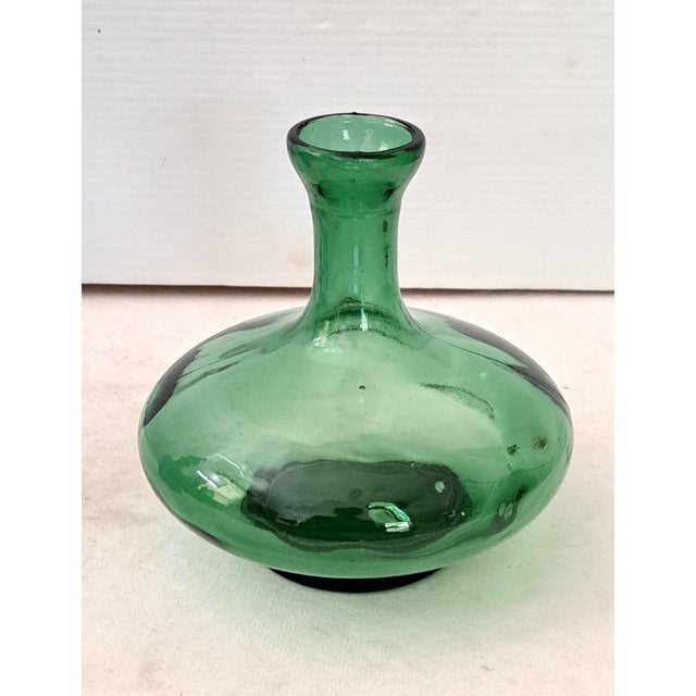 Mid-Century Modern Vintage Mid-Century Modern Italian Art Glass Decanters, Cobalt Blue Ribbed & Emerald Green Empoli Style - a Pair For Sale - Image 3 of 12