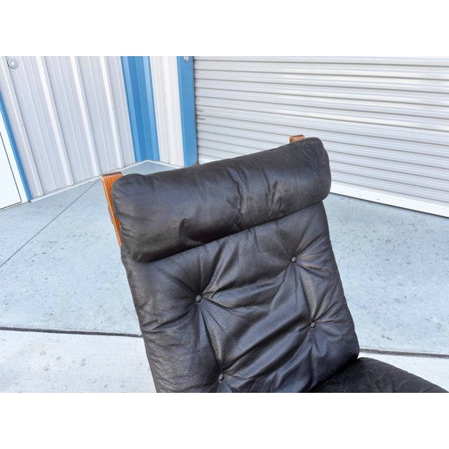 1960s Danish Modern "Siesta" Lounge Chair and Ottoman Set For Sale In Los Angeles - Image 6 of 12