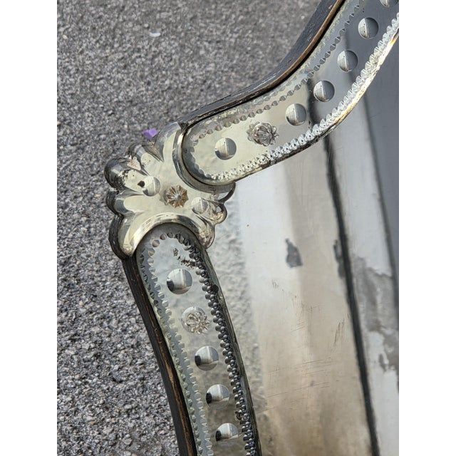 Art Nouveau Etched and Scalloped Table Mirror, Venice, 1910s For Sale - Image 3 of 9