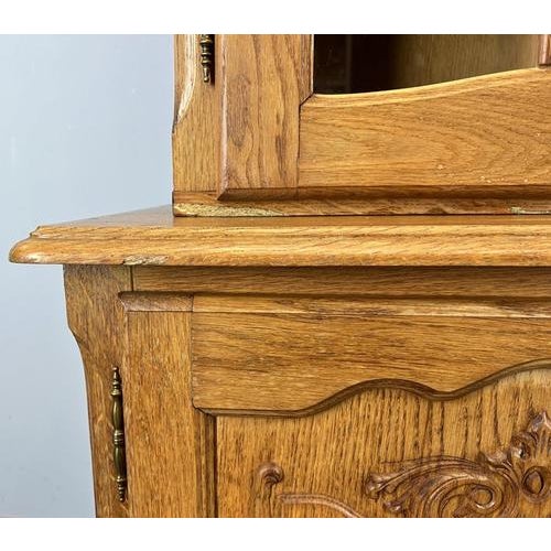 Vintage French Louis XIV Style Display Bookcase For Sale - Image 10 of 15