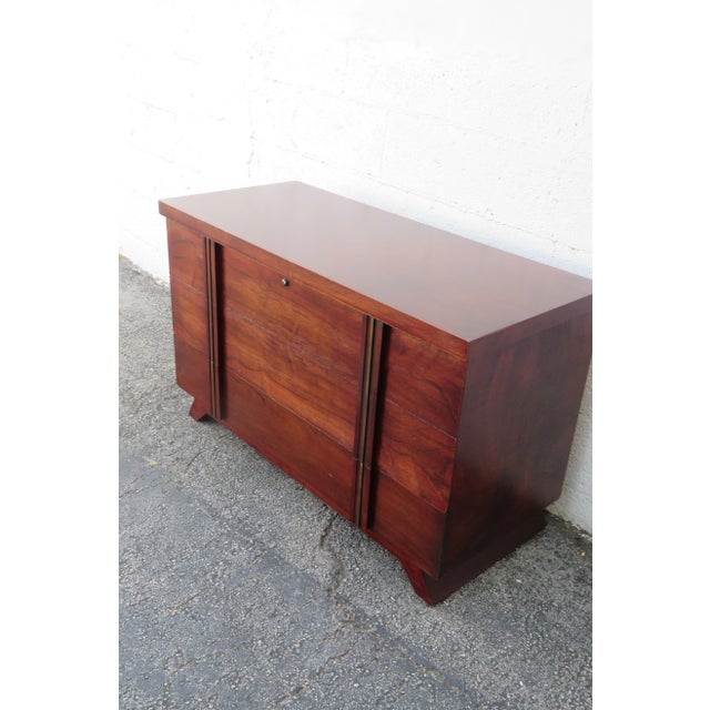 Mid-Century Modern Mid 20th Century Lane Cedar Chest Blanket Trunk Window Bench With a Drawer For Sale - Image 3 of 12