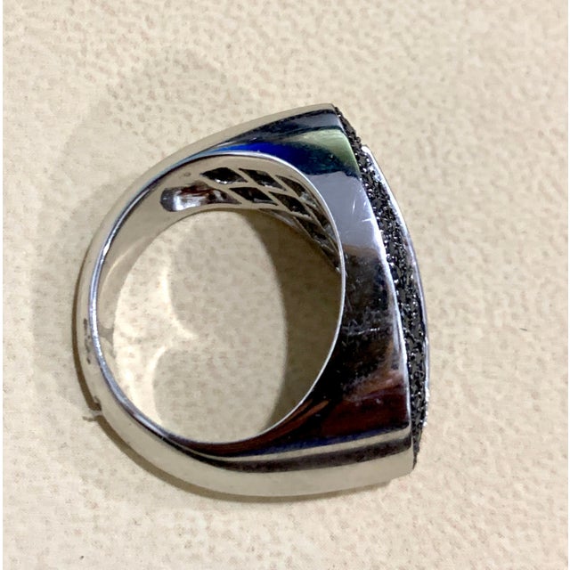 0.8 Carat Black and White Diamond Ring 18 Karat White Gold, Size 7 For Sale - Image 4 of 18