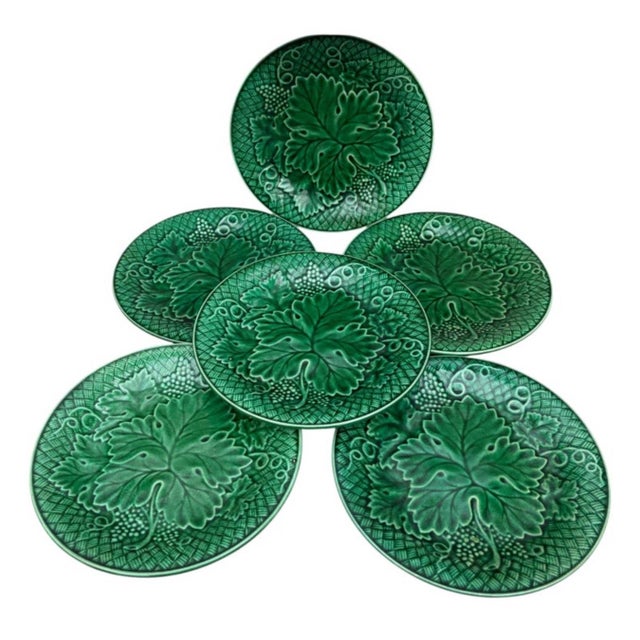 French Set of six green majolica grapes plates, circa 1880.