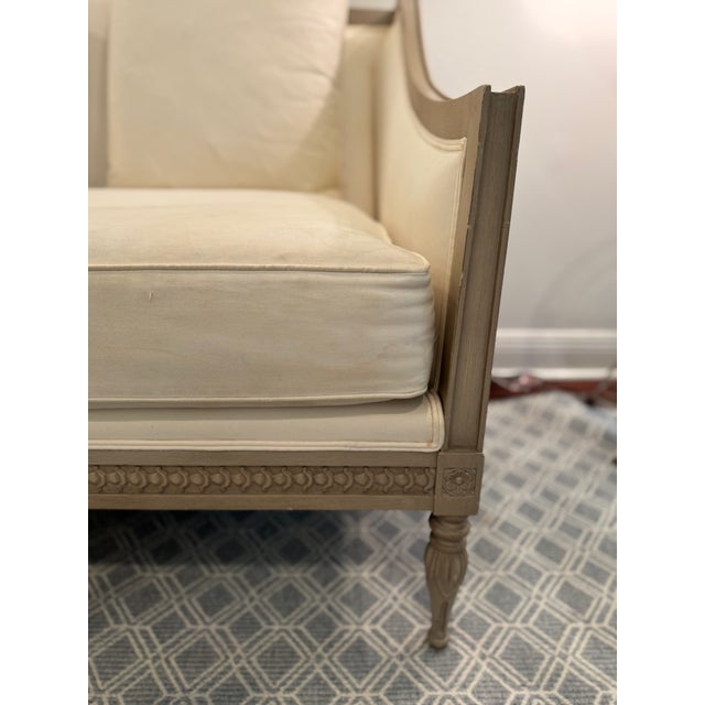 2020s Wood Framed Sofa in White Linen For Sale - Image 5 of 8