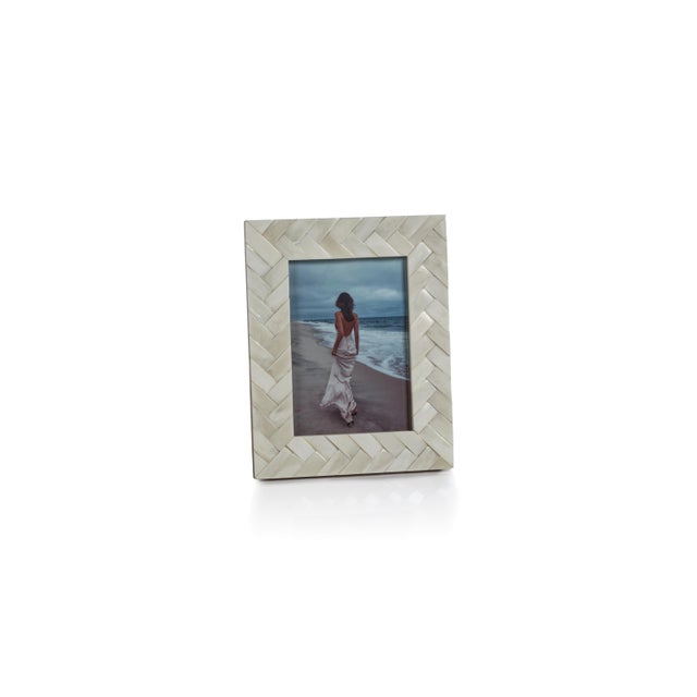 Contemporary Bengkulu Bone Braided Photo Frame, 5" x 7", Ivory White For Sale - Image 3 of 3