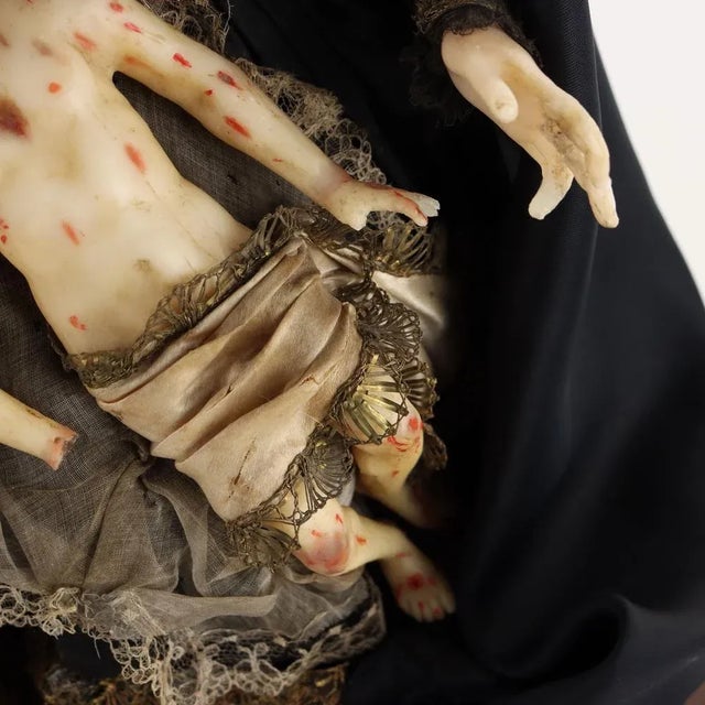 Our Lady of Sorrows Figurine in Wax and Fabric, Italy, 1800s For Sale - Image 6 of 10