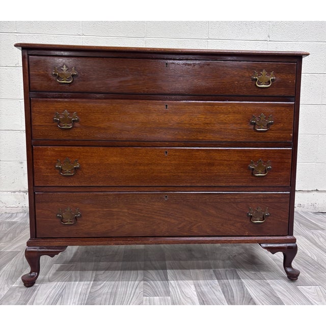 Early 20th Century Antique Chippendale Style Mahogany Four Drawer Chest of Drawers Bachelor’s Chest For Sale - Image 5 of 12