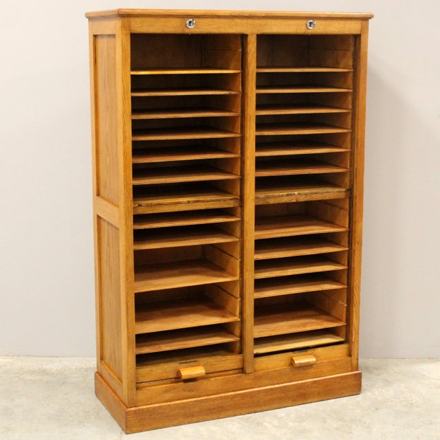 1920s Vintage Filing Cabinet in Oak, 1920s For Sale - Image 5 of 15