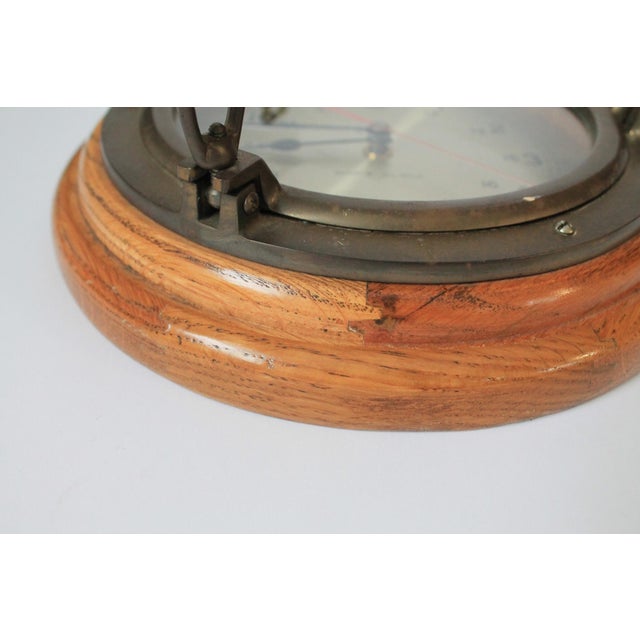 Mid 20th Century Vintage Brass and Wood Quartz Porthole Ship’s Clock For Sale - Image 5 of 9