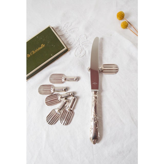 Strié Racket Knife Holders in Case from Christofle, Set of 6, 1950s For Sale - Image 3 of 8