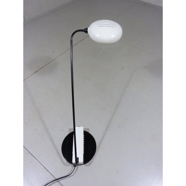 Italian Desk Lamp in White & Black, 1980s For Sale - Image 4 of 15