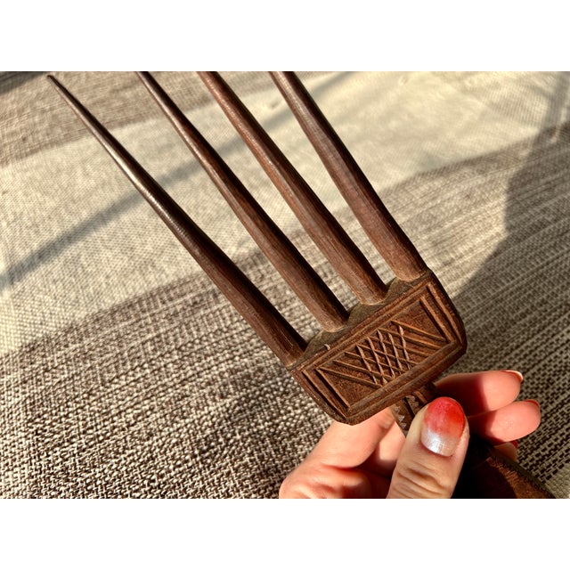 Late 19th Century Late 19th Century Ebony Wood Hand-Carved Hair Comb For Sale - Image 5 of 8
