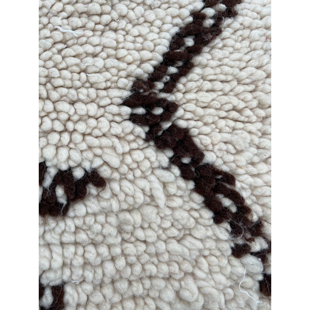 2000 - 2009 Early 21st Century Vintage Berber Moroccan Beni Ouarain Area Wool Rug For Sale - Image 5 of 9