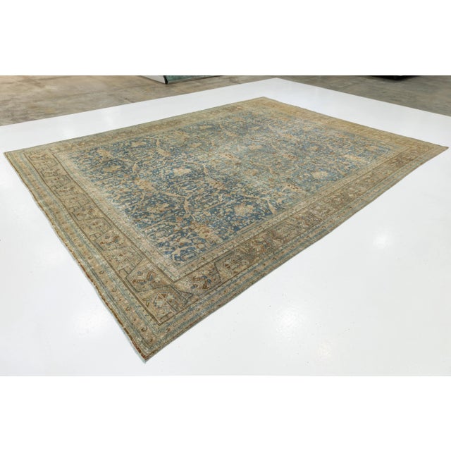 Floral Designed Handmade Mahal Wool Rug in Blue From the 1900s For Sale In New York - Image 6 of 11