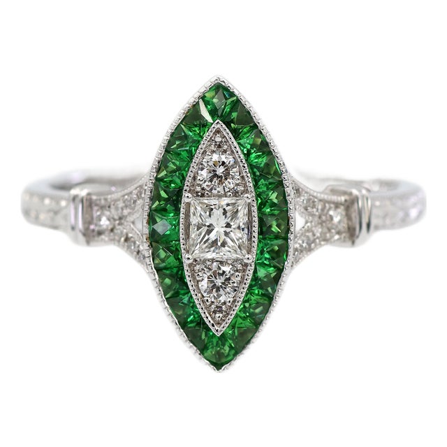 18k (750) White Gold Natural Diamond and Tsavorite Marquise Milgrain Ring, Size 6.5 For Sale
