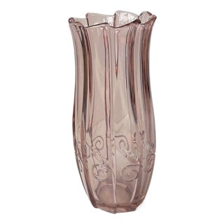 Vintage Art Deco Vase in Pink Rosaline Glass, 1930s For Sale