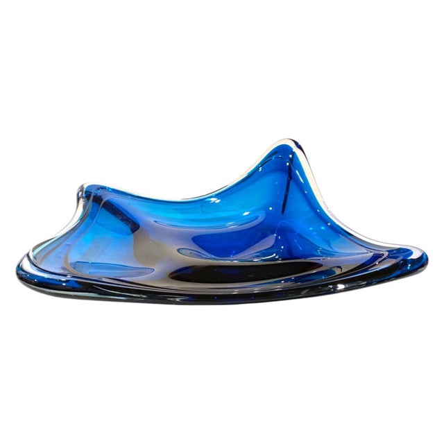 Large Stingray Glass Centerpiece Bowl 21" Oversize Blue Nautical Coastal Decor For Sale - Image 13 of 18