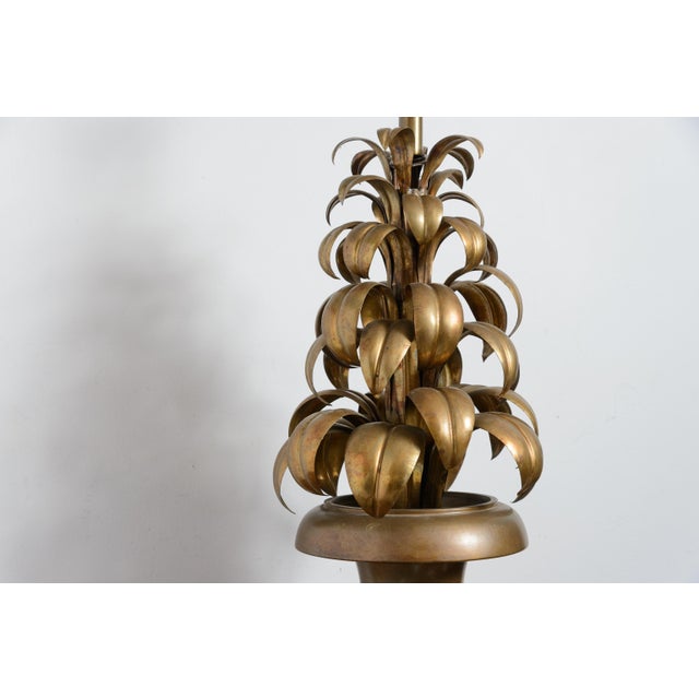 Neoclassical 1960s Neoclassical Style Brass Palm Frond Tole Table Lamp - Pair For Sale - Image 3 of 15