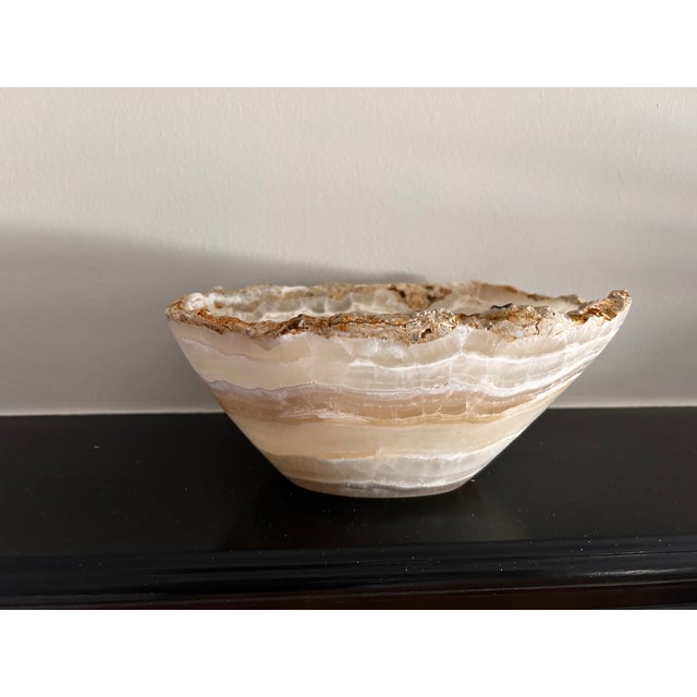 Beautiful onyx bowl that adds to any decor. 9”, 7”, 3.5” tall