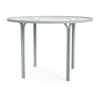 Brown Jordan Kantan Aluminum 42" Round Dining Table - Glass Top in Harbor For Sale