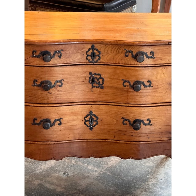 Wood 19th Century Italian Walnut Lift-Top Chest For Sale - Image 7 of 13