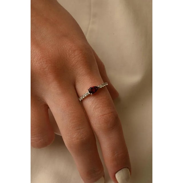 Brick Red 14k White Gold Pear Cut Garnet and Diamond Ring Size 7 For Sale - Image 8 of 14