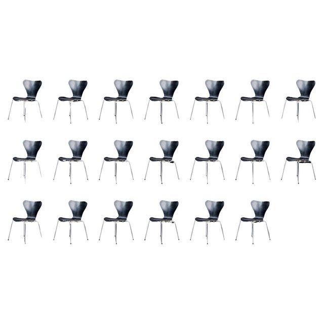 Black 3107 Series 7 Dining Chairs attributed to Arne Jacobsen for Fritz Hansen, 1990s, Set of 20 For Sale - Image 9 of 9