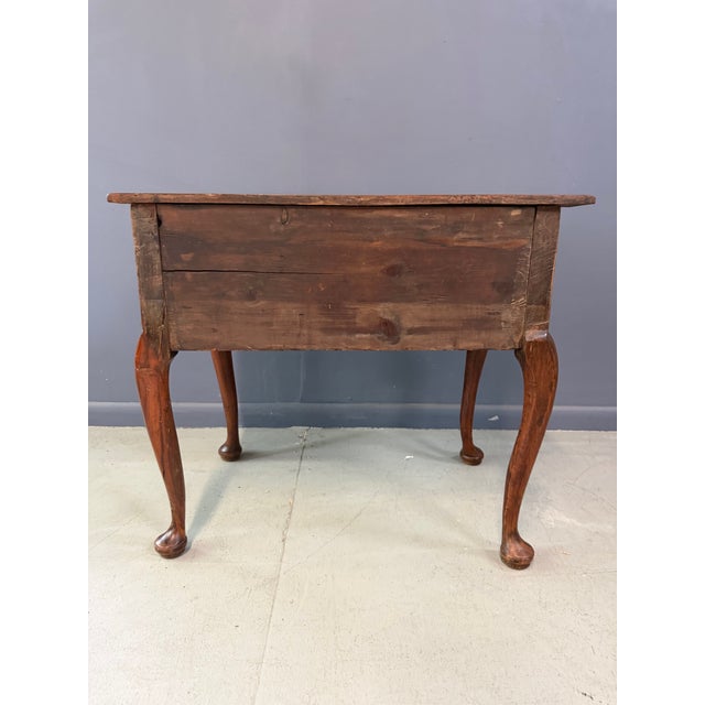 George III Walnut Lowboy Dressing Table, English C. 1770 With Boxwood Stringing For Sale In Philadelphia - Image 6 of 14