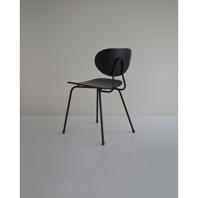 The Model 145 was designed in 1954 by Kurt Nordstrom for Knoll International. The seat and backrest are made of bent...