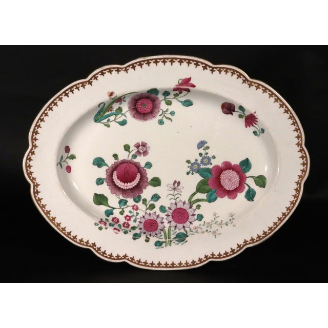 Rose Barr, Flight & Barr Worcester Porcelain Serving Dish in Chinese Famille Rose Style For Sale - Image 8 of 11