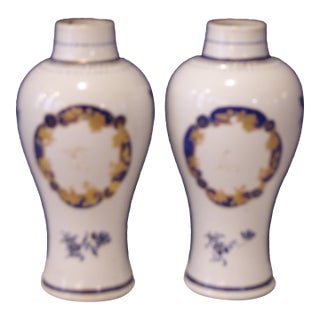 19th Century Chinese Export Mantle Vases - A Pair For Sale