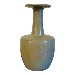 Chinese Celadon Crackle Glaze Mallet Shape Vase - Early 20th Century in the Style of Song Dynasty Imperial Ceramics For Sale