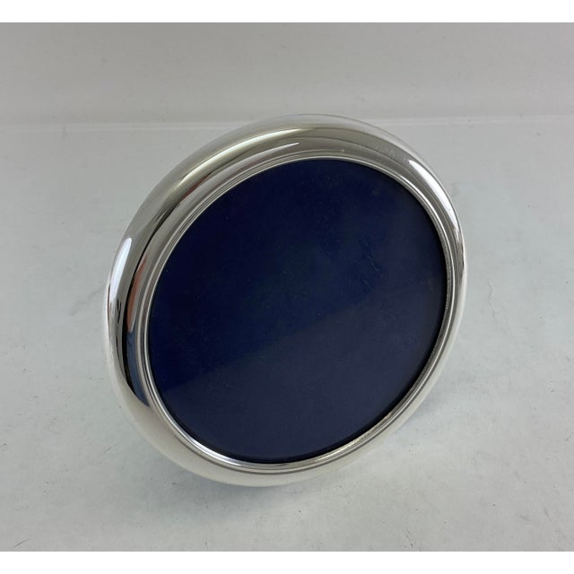 Metal Quality Tarnish-Proofed Round Silver Plated Photo Frame, Plain For Sale - Image 7 of 9