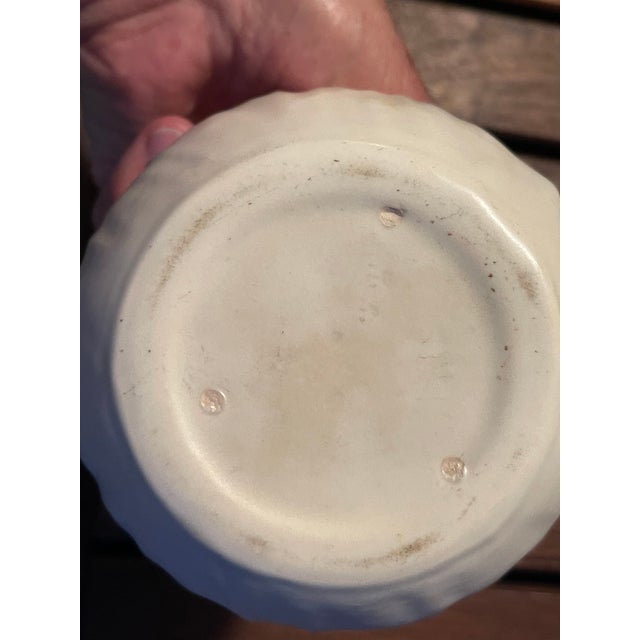 Red Wing Pottery Art Pottery Red Wing Creamy White Tulip Vase - Rare For Sale - Image 4 of 4